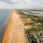 Adorable Cozy Flat For 4 Guests Next To The Beach